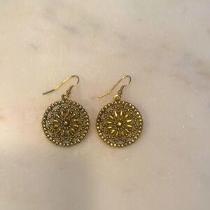 Elegant Gold -tone Filigree Earrings